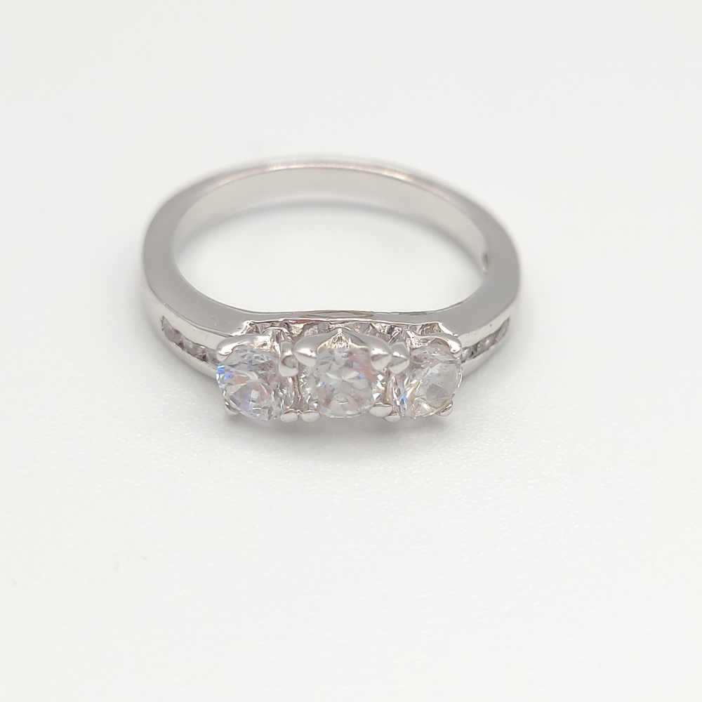 3 Stone CZ Ring Silver Tone Wedding Band Style Size 6 - 7